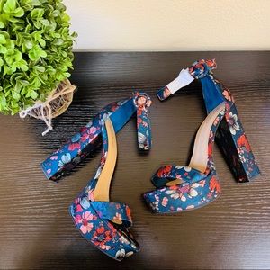 Bamboo platform Floral heels